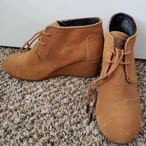 TOMS Desert Wedge Bootie Chestnut